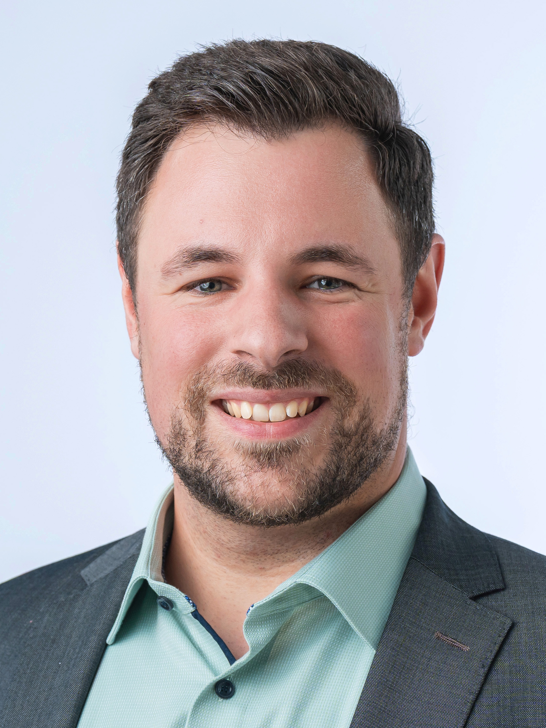Dr. Colin Lischik